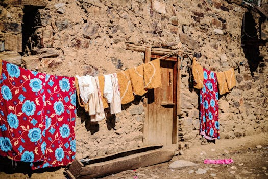 Living Biological Clothing Grows Beyond Traditional Manufacturing