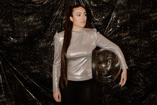Holographic Fashion Experiences Transcend Physical Limitations