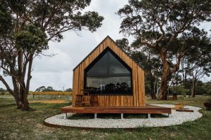 Downsizing with Purpose: Minimalist Living Strategies