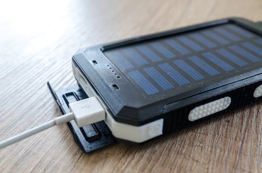 Solar-Powered Micro-Processors: Renewable Energy Driving Miniature Computing