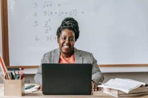 Personalized Knowledge Expansion Chips: Intelligent Learning Enhancement Technologies