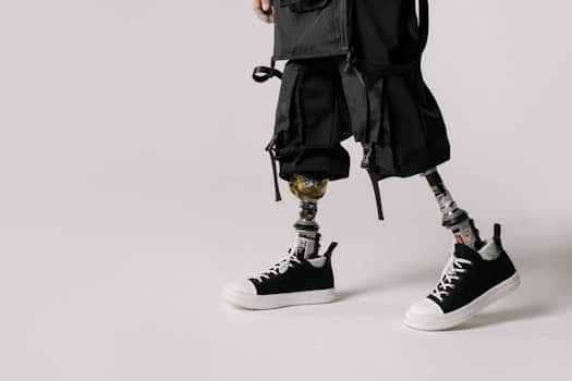 Artificial Intelligence Predicts Global Fashion Trend Trajectories