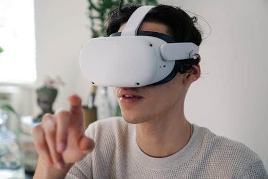 Technological Nomadism: Redefining Exploration in the Digital Age