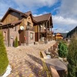 Mountain Retreats: Designing Homes in Natural Landscapes