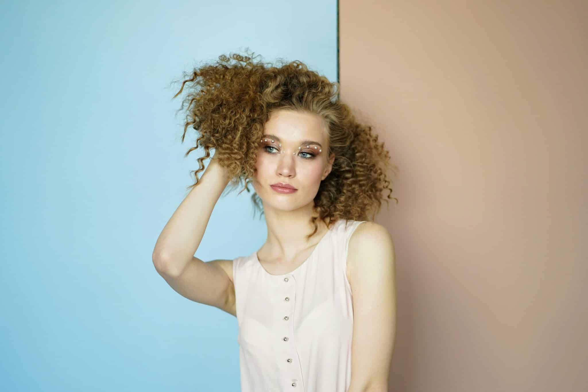 Virtual Reality Enables Immersive Fashion Experiences